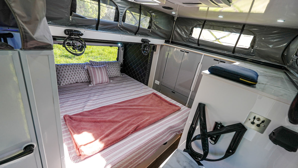 OT 16SC Hybrid Caravan $66,990 ( Side Fold Club Lounge )