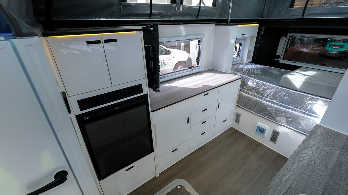OT 19C Hybrid Caravan $81,990 ( Club Lounge )