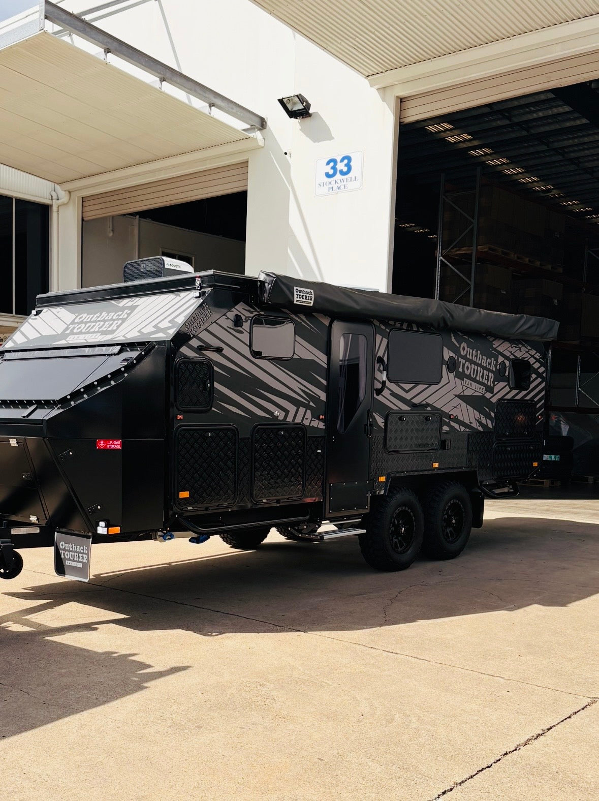 OT 19C Hybrid Caravan $81,990 ( Club Lounge )