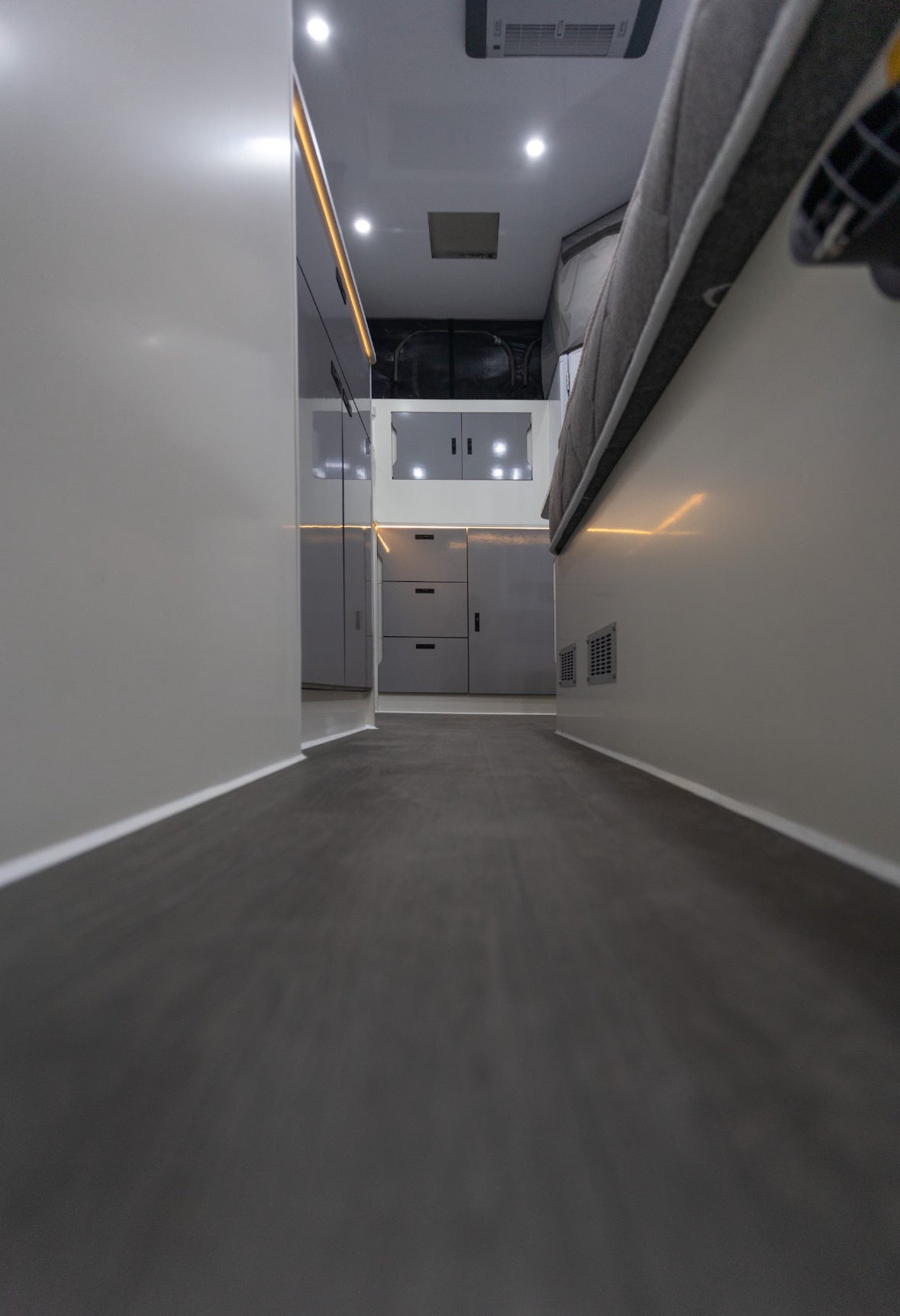 OT 16S Hybrid caravan $66,990 ( Side Fold )