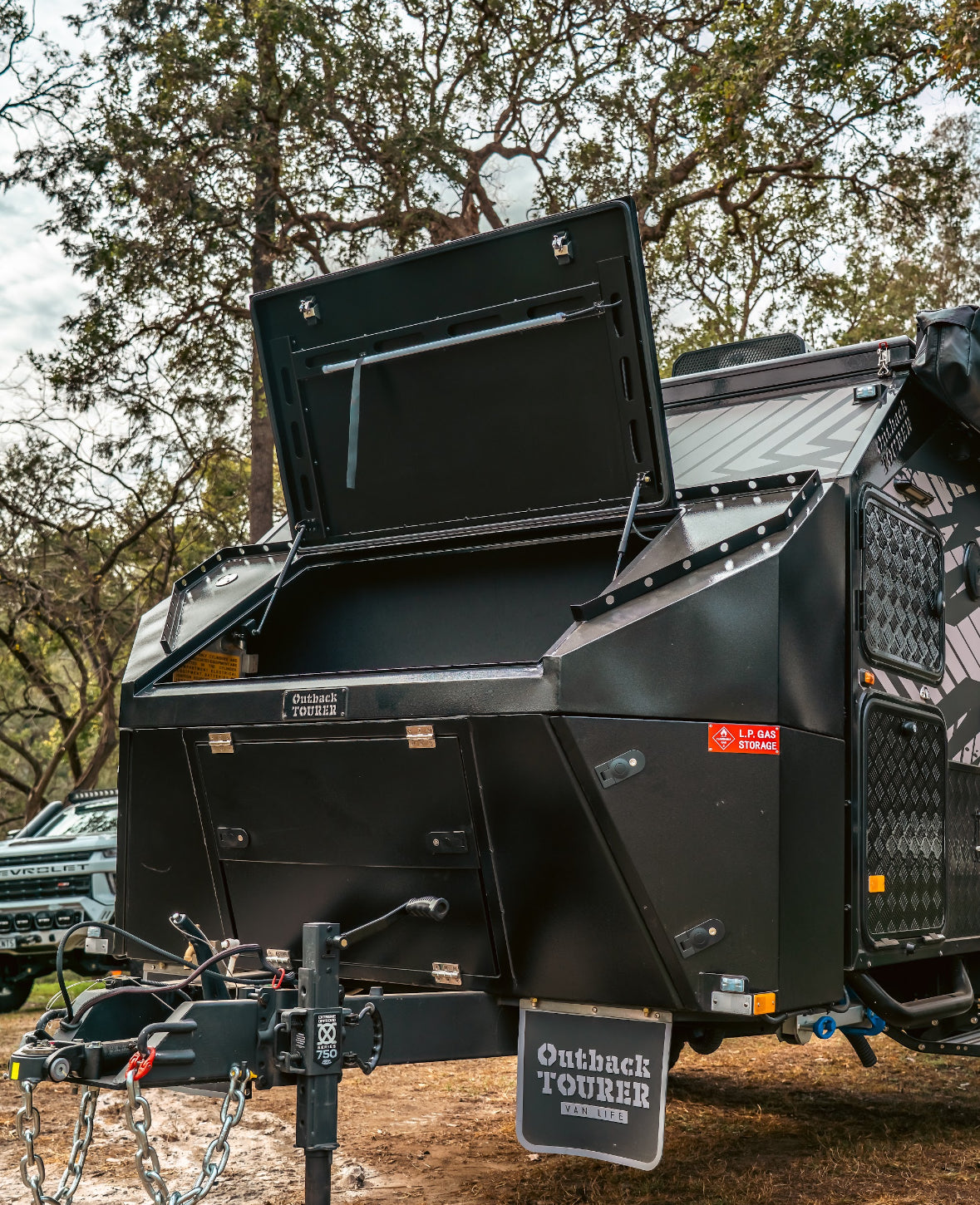 OT 16C Hybrid caravan $66,990 ( Club Lounge )