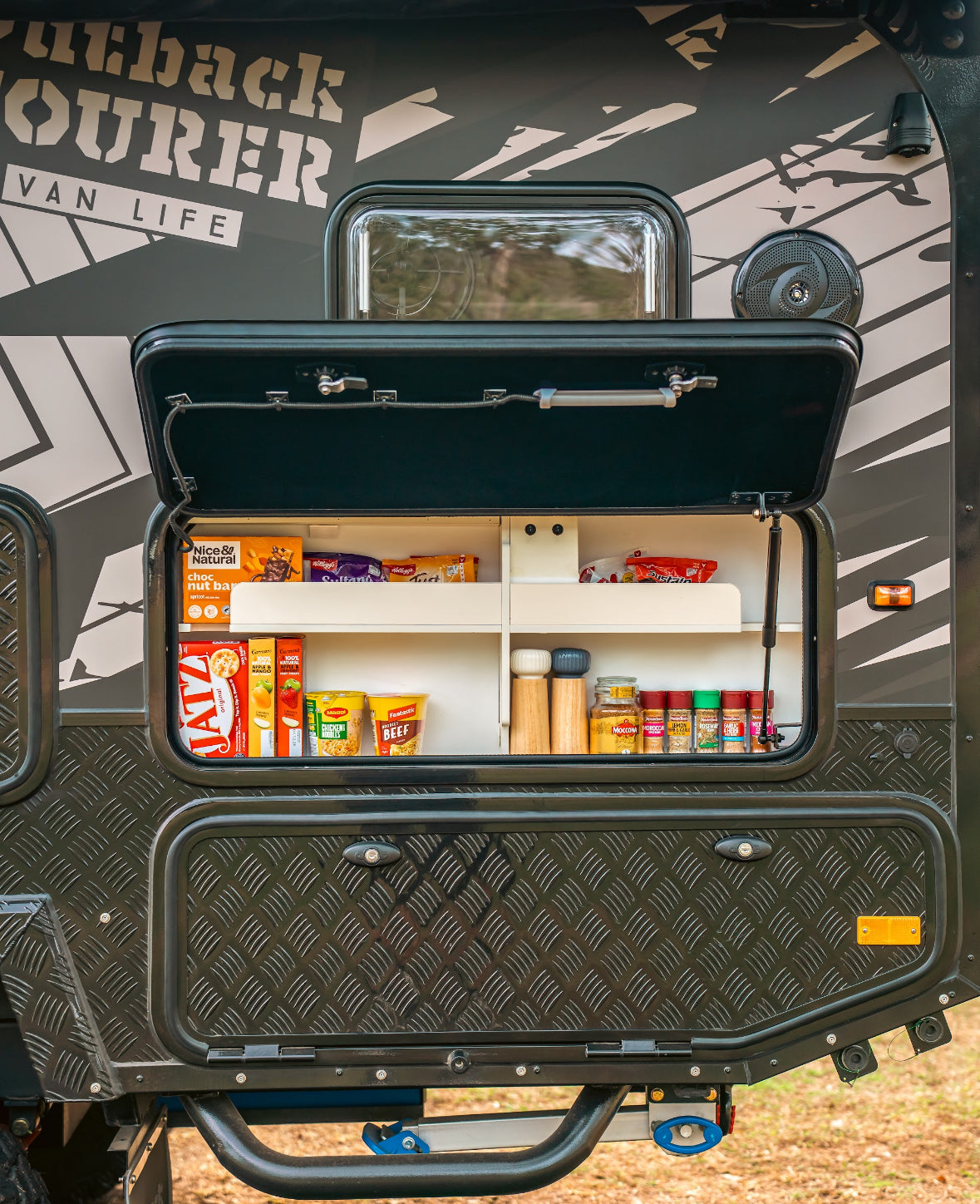 OT 16C Hybrid caravan $66,990 ( Club Lounge )