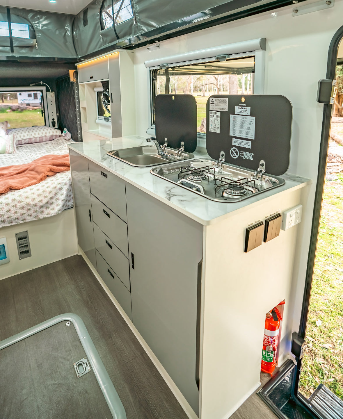 OT 16C Hybrid caravan $66,990 ( Club Lounge )