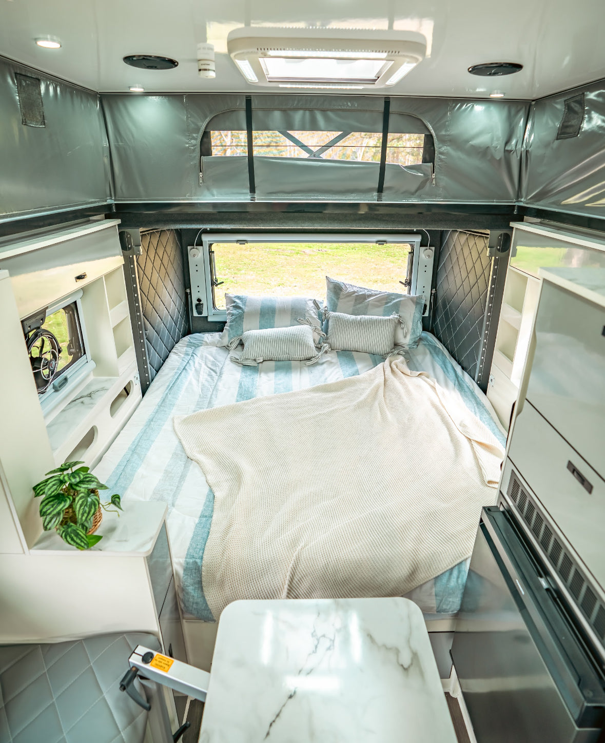 OT 16B Hybrid caravan $67,990 ( Bunk )