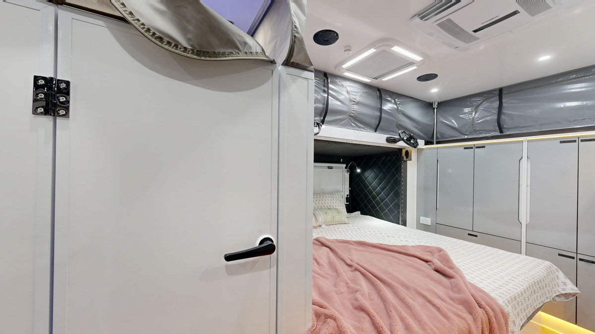 OT 16SC Hybrid Caravan ( Side Fold Club Lounge )